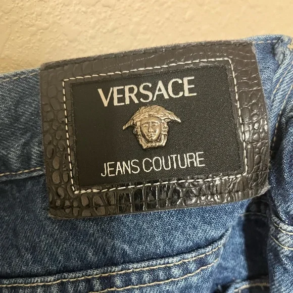 Vintage Versace Ittierre 100% Cotton Italian blue jeans.Italian size 42,56